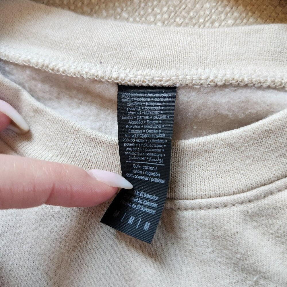 BABE Sweatshirt - Picture 4 of 4